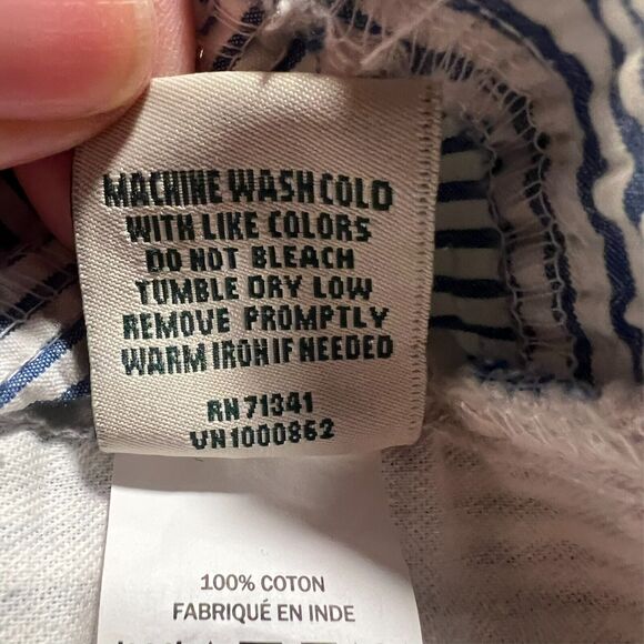 L.L. Bean Seersucker Shorts Womens 8 Blue Favorite Fit Chino Patchwork Stripe - Picture 6 of 7